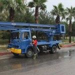 Adana'da askeri araç tırla çarpıştı: 2 yaralı