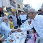 Bakan Elvan vatandaşlarla iftar yaptı