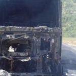 PKK'lı teröristler kamyonu yaktı, sürücüyü kaçırdı