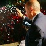 Cumhurbaşkanı Erdoğan'dan tarihi balkon konuşması