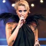 Sıla sahne kost&uuml;mlerine servet harcadı