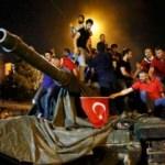 &Uuml;nl&uuml; isimlerden 15 Temmuz paylaşımları