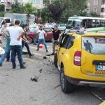 Ordu'da ticari taksi ile otomobil &ccedil;arpıştı: 8 yaralı