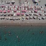 Antalya'da sıcak havada deniz keyfi