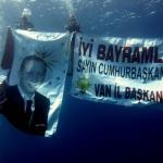 Denizin altında Cumhurbaşkanı Erdoğan'ın bayramını kutladılar
