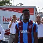 Trabzonspor'da Ekuban için imza töreni düzenlendi