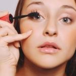 Maskara sürmenin püf noktaları