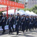 Mehmetçik Diyarbakır sokaklarını inletti
