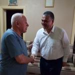 Başkan Karahan'dan "çat kapı" ziyaretleri