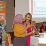 İlkokul mezunu çiftçi kadın bilgi yarışmasında birinci oldu