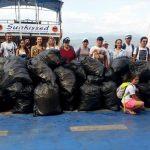 Fethiye'deki ada ve koylarda çevre temizliği
