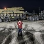 Obüs ve tanklar İdlib sınırında	