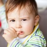 Kesin &ccedil;&ouml;z&uuml;m! Tırnak yeme en kolay nasıl bırakılır? &Ccedil;ocuklar i&ccedil;in en kuvvetli y&ouml;ntemler