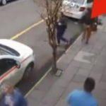 Kadına bastonlu saldırı kamerada