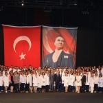 Adana'da 300 hekim adayı beyaz önlük giydi