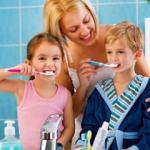 Evde çocuklar için doğal diş macunu yapımı