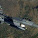Savaş uçakları, PKK sığınaklarını imha etti