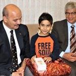 Cumhurbaşkanı Yardımcısı Oktay'dan şehidin oğluna doğum günü sürprizi
