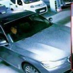 Maske yere d&uuml;şt&uuml;! İkisi &ccedil;ok b&uuml;y&uuml;k &uuml;&ccedil; valiz...