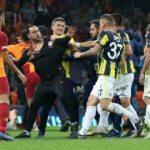 Derbi bitti ortalık karıştı! Yumruk yumruğa kavga!