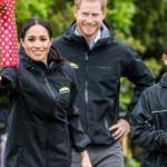 Meghan Markle ve Prens Harry çizme atma yarışı yaptı