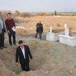 Antik kent yakınındaki mezarlığın definecilerce kazıldığı iddiası