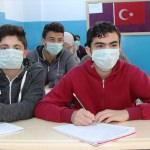 Lösemi hastası çocuklara "maskeli" destek