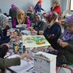 Çocuklar eğitim görüyor anneleri meslek öğreniyor