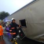 Mersin'de yolcu otobüsü devrildi: 20 yaralı