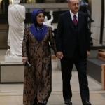 Emine Erdoğan'ın elbisesinde Osmanlı detayı!