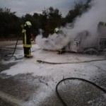 Sarayköy'de seyir halindeki otomobil yandı