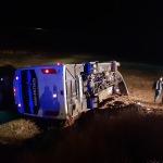 Ağrı'da otobüs şarampole devrildi: 16 yaralı