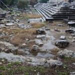 Didim'deki Apollon Tapınağı'nda oluşan su birikintileri