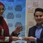 Tesettürlü Zeynep Gamze Özçelik hazırladığı özel koleksiyonu tanıttı