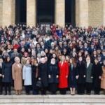 Bakan Zehra Zümrüt Selçuk'tan kadınlarla beraber anlamlı ziyaret