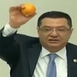 CHP'li vekilin zeka ürünü(!) portakal şovu