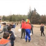 Gençlik Merkezinden köy okulu öğrencilerine eğlence programı