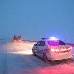 Erzincan'da kar yağışı ve tipi ulaşımı olumsuz etkiledi