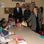 Siirt Valisi Atik'in eşi Fulya Atik'ten okul ziyareti