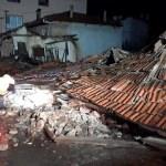 Denizli'de aşırı yağışta tescilli eski ev çöktü