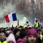 Fransa'da 8'inci hafta: Sarı Yelekliler sokakta!