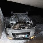 Amasya'da hafif ticari araç devrildi: 5 yaralı