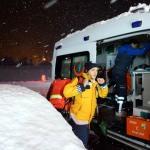 GÜNCELLEME - Yaylaya giden 4 kişi karda mahsur kaldı