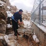 Edremit'te sokak ve yaban hayvanları için doğaya yem bırakıldı