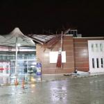 Erzincan'da otobüs terminalinin çatısı uçtu