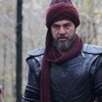 Meksikalı oyuncu Diriliş Ertuğrul'un müziğini kemanla çaldı