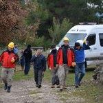 Demirci'de uçurumda mahsur kalan 12 keçi kurtarıldı