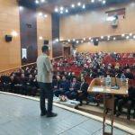 Hakkari'de "Aile İçi İletişim ve Gençlik" semineri
