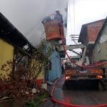 Orhangazi'de tek katlı ev yandı