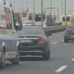 Skandal olay! Ambulansa yol vermemek için...